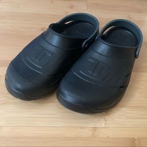 Telic Slip Ons